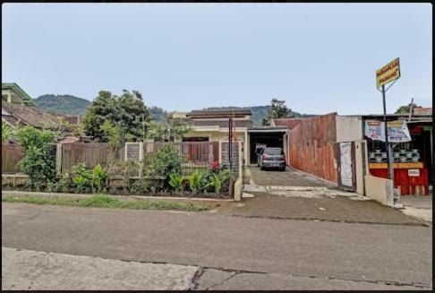 Adinda Homestay Lembang Exteriör bild