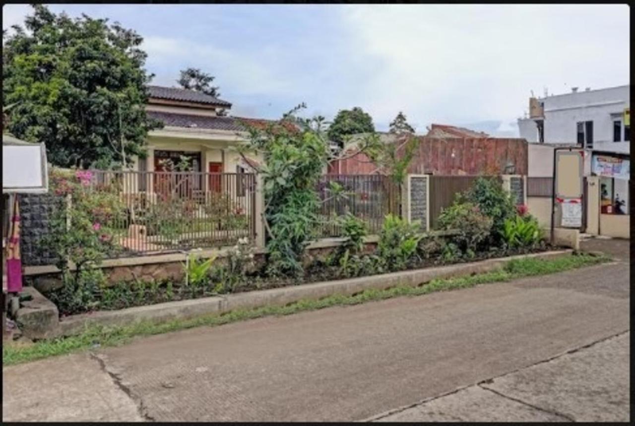 Adinda Homestay Lembang Exteriör bild